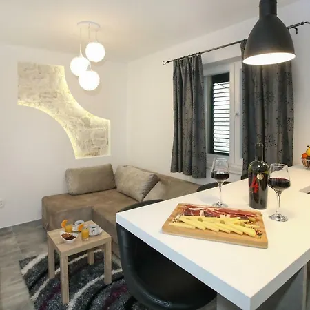 Luigi Apartmán *